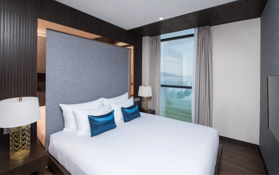 Royal Penthouse 3 Bedrooms 4