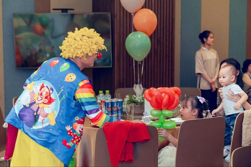 tiệc thôi nôi trọn gói