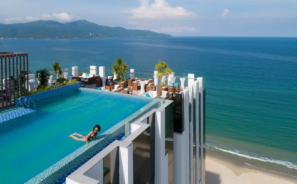 Hotel with an infinity pool